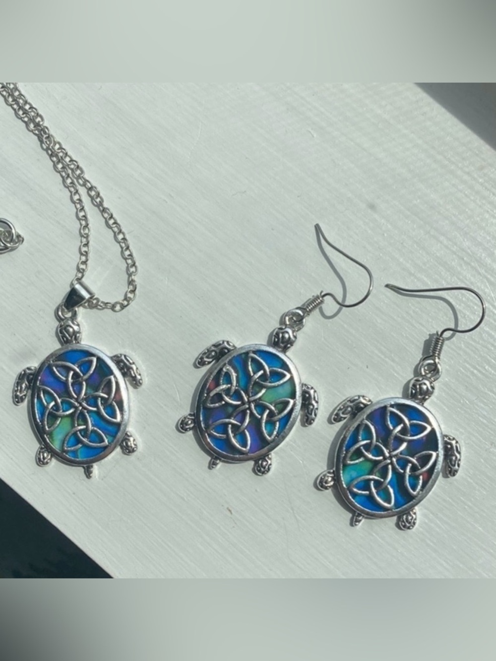 Blue Turtle Fashion Round Alloy Necklace & Earrings Blue green & silver NWOT